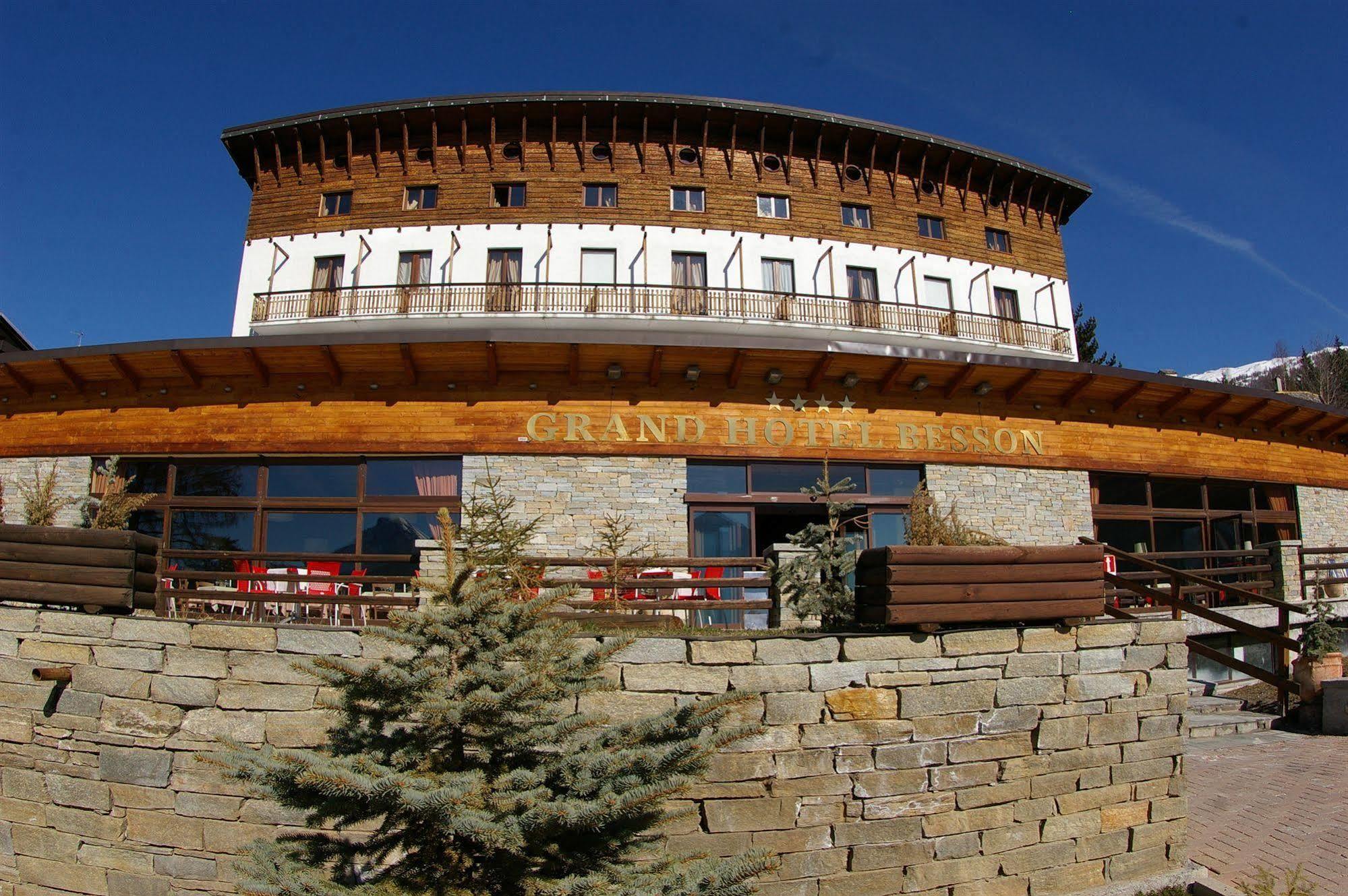 Chaberton Lodge & Spa Oulx Esterno foto