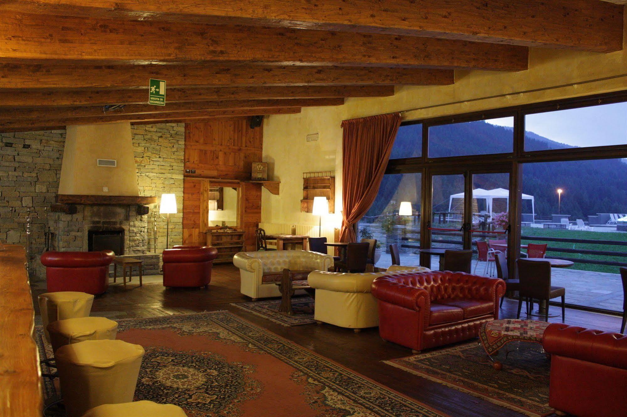 Chaberton Lodge & Spa Oulx Esterno foto